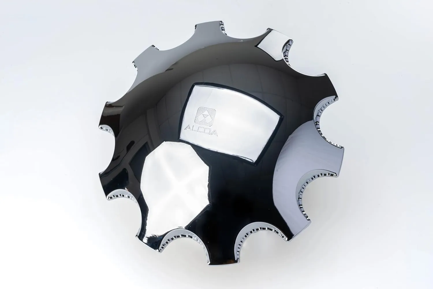 Alcoa Front Chrome ABS Plastic Interlocking Hub Cover Kit for 10-Hole 285.75mm Hub Piloted 22.5" and 24.5" Wheels. Includes 2 Hub Covers, 20 Screw-on Lug Covers and Wrench. PN: 076185DT