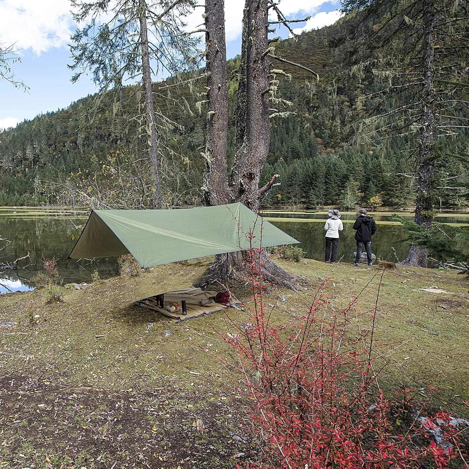 Hammock Rain Fly Tent Tarp Provides Effective Protection Against Rain, Snow. 32ft Long Ridgeline. Big 9.8x9.5ft Durable, Waterproof 210D Oxford. 6 Reflective Guy Lines, 2 Stuff Sacks. Easy Assembly