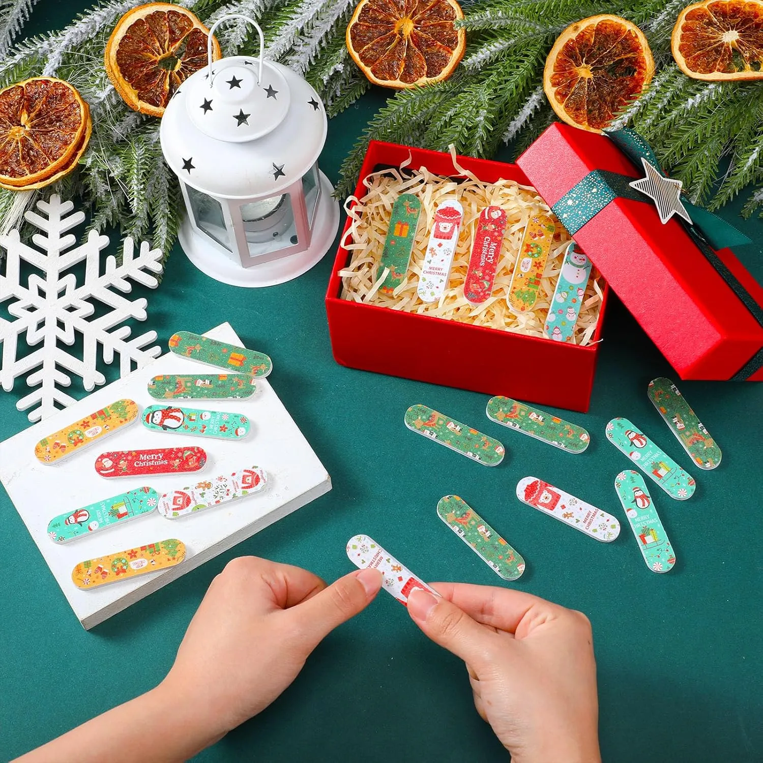 Lasnten 204 Pcs Christmas Nail Files Gift Bulk Santa Emery Boards Hat Filler Manicure Tools for Christmas Stocking Stuffer Xmas Party Favor