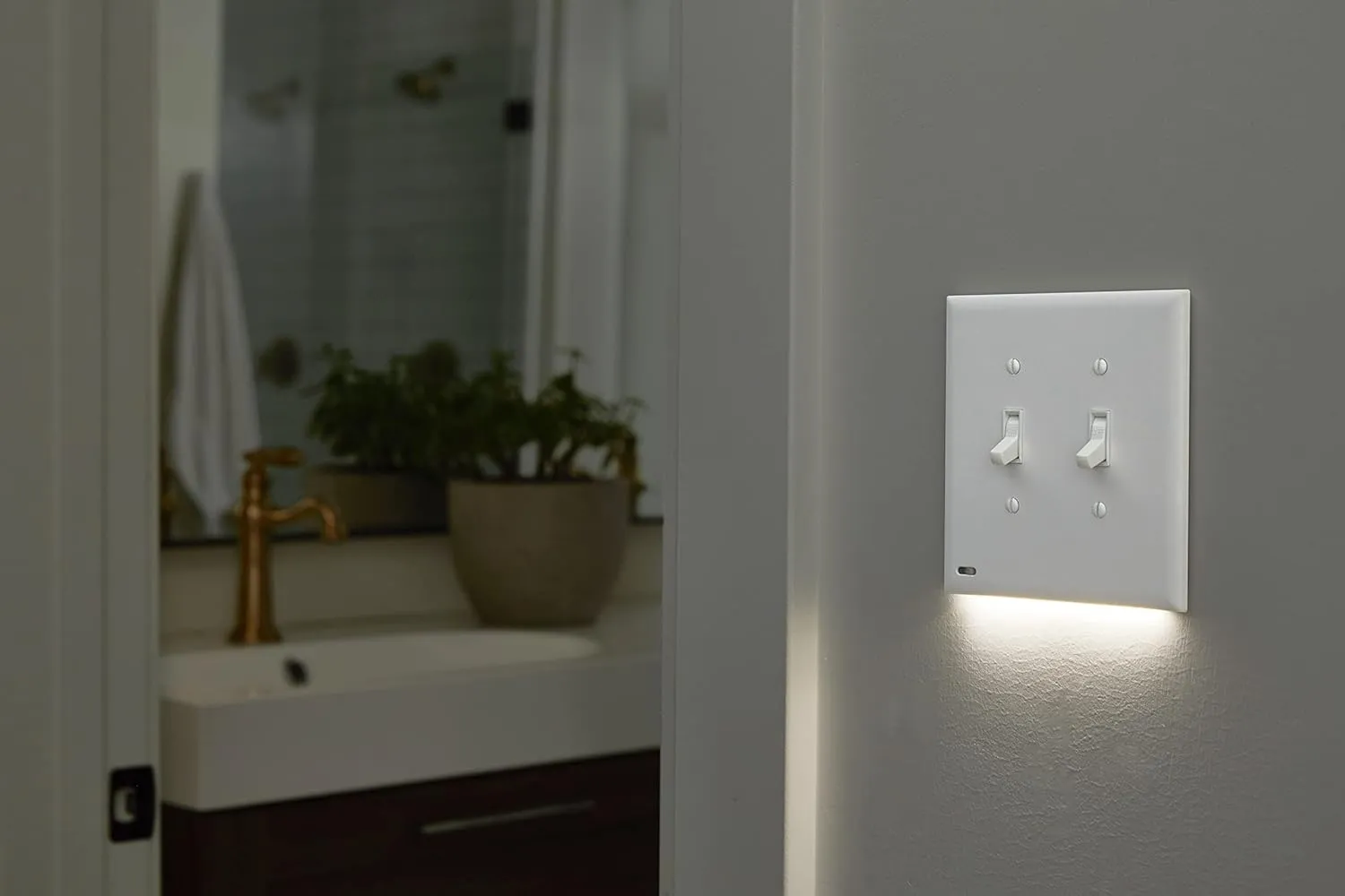 Single - SnapPower SwitchLight [for Double-Gang Light Switches] - Light Switch Wall Plate with Built-in LED Night Lights - Bright/Dim/Off Options - Auto On/Off Sensor - (Toggle, Ivory)