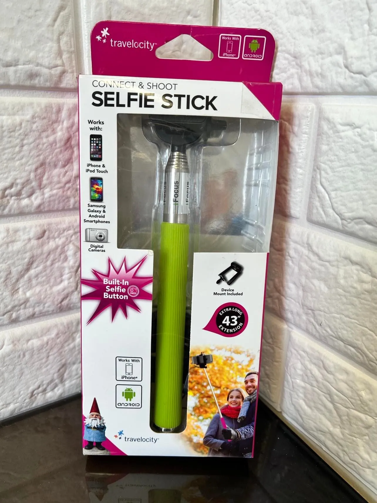 Travelocity Connect & Shoot SELFIE STICK With Built-in Selfie Trigger - Green